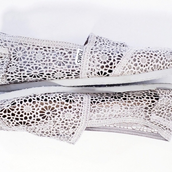 TOMS Grey Moroccan Lace Alpogatas - Picture 3 of 7